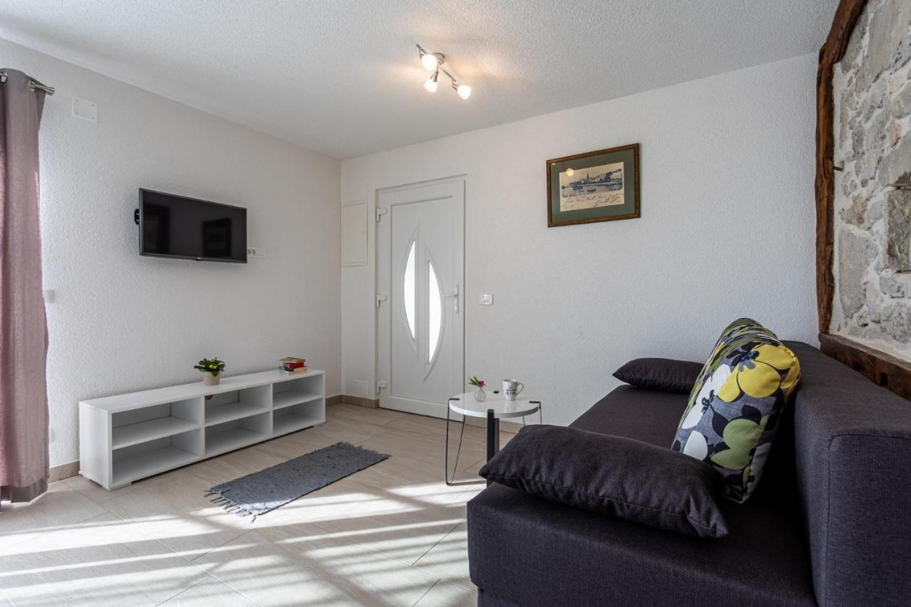 Milohnici Villa Elm מראה חיצוני תמונה